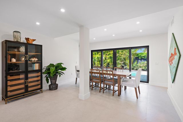 385 Linda Lane, West Palm Beach, FL 33405