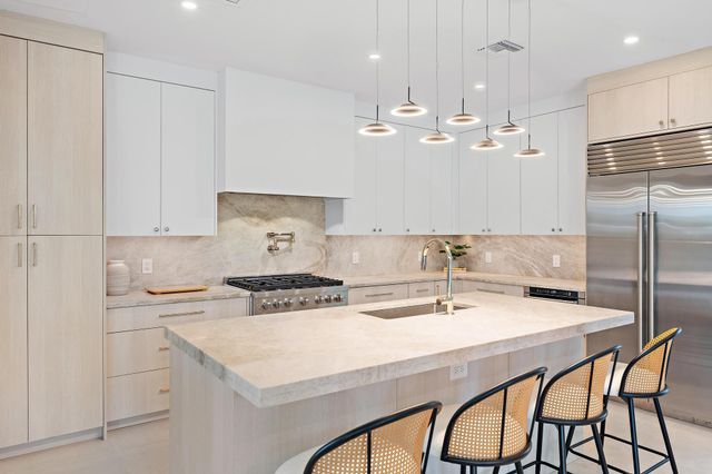 385 Linda Lane, West Palm Beach, FL 33405