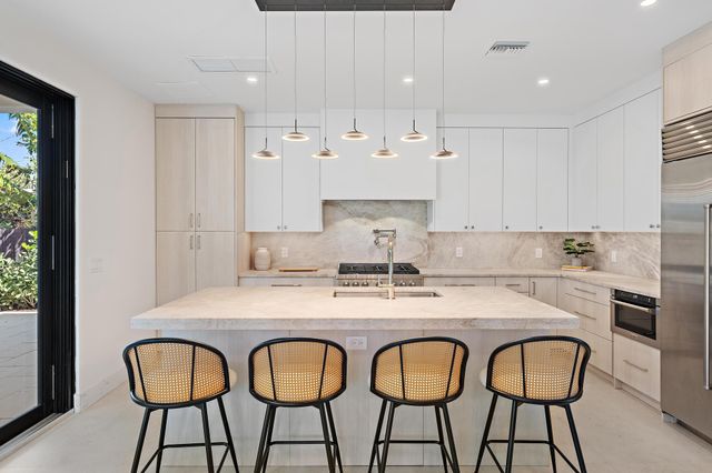 385 Linda Lane, West Palm Beach, FL 33405