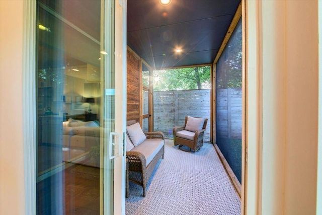 916 E 50th ST 1, Austin, TX 78751