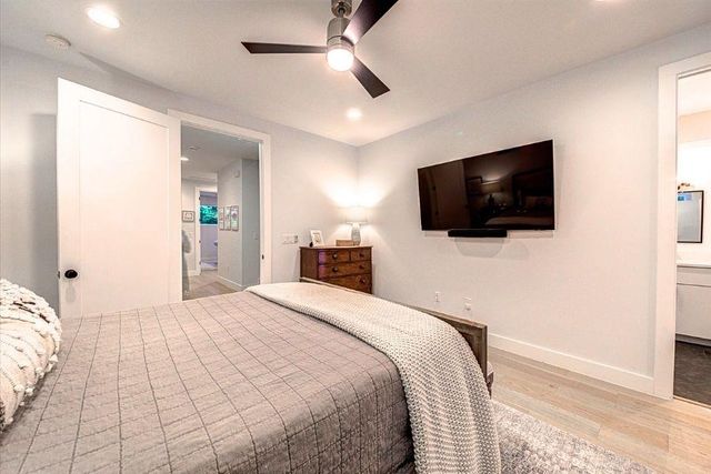 916 E 50th ST 1, Austin, TX 78751