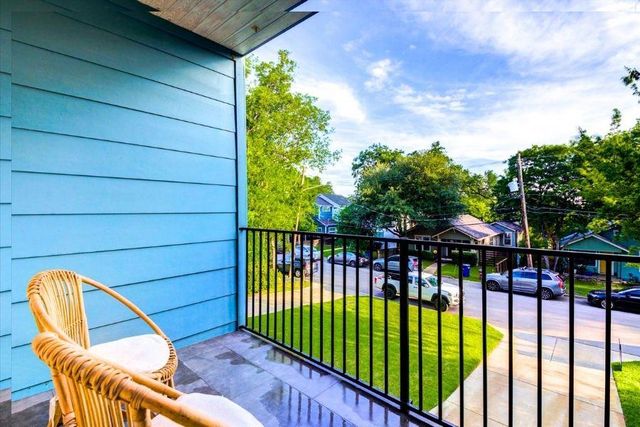 916 E 50th ST 1, Austin, TX 78751