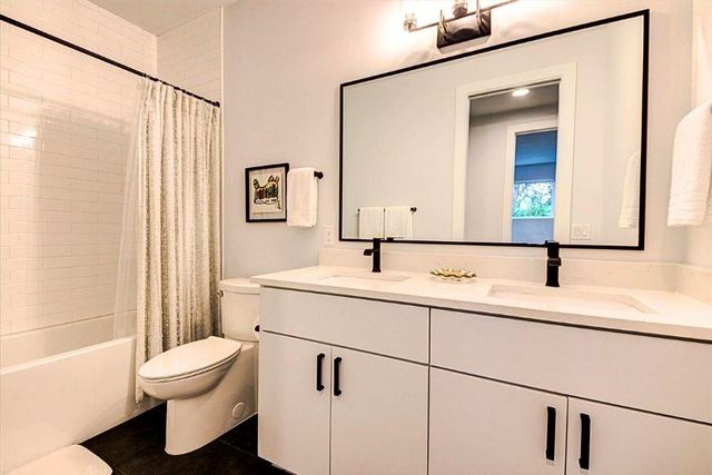 916 E 50th ST 1, Austin, TX 78751