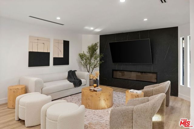 7848 Melita Avenue, North Hollywood, CA 91605