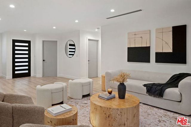 7848 Melita Avenue, North Hollywood, CA 91605