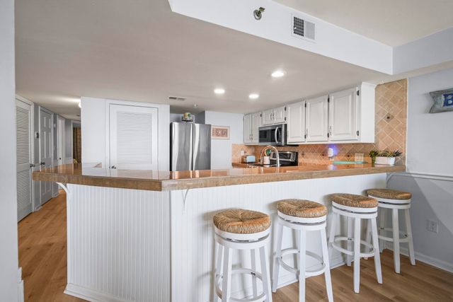 1015 S Ocean Blvd Unit 302, North Myrtle Beach, SC 29582