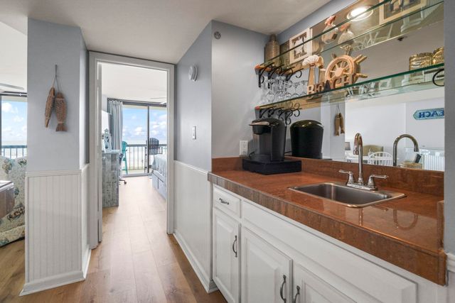 1015 S Ocean Blvd Unit 302, North Myrtle Beach, SC 29582