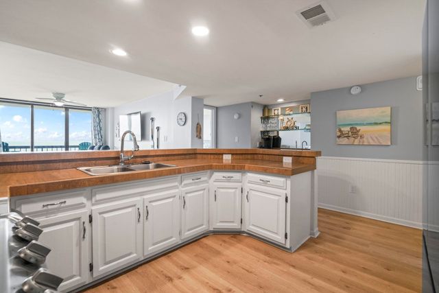 1015 S Ocean Blvd Unit 302, North Myrtle Beach, SC 29582