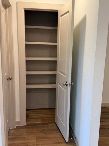 7728 Evening Emeral Drive, Iowa Colony, TX 77583