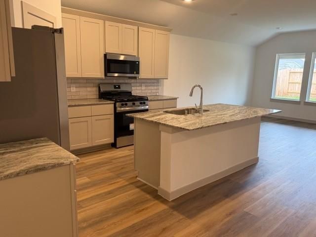 7728 Evening Emeral Drive, Iowa Colony, TX 77583