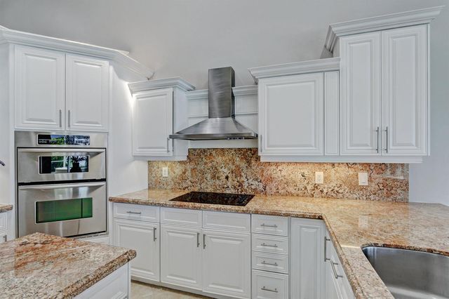 139 Brookhaven Court, Palm Beach Gardens, FL 33418