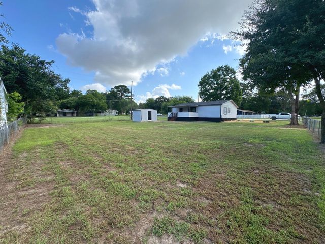 272 Lakewood Drive, Trinity, TX 75862