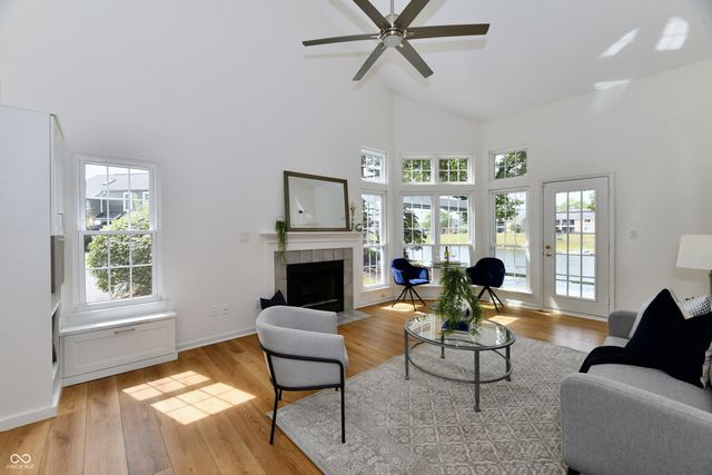 7802 Harbour, Indianapolis, IN 46240