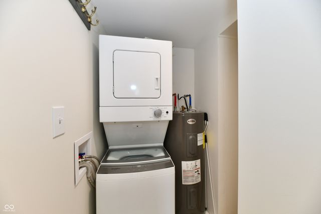 7802 Harbour, Indianapolis, IN 46240