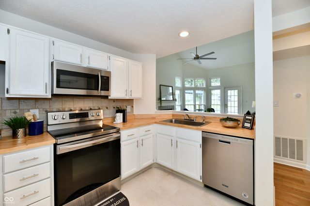 7802 Harbour, Indianapolis, IN 46240