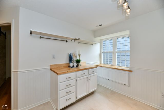 7802 Harbour, Indianapolis, IN 46240