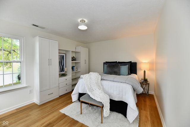 7802 Harbour, Indianapolis, IN 46240