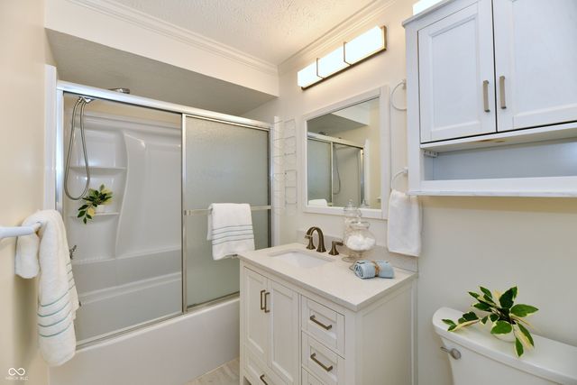 7802 Harbour, Indianapolis, IN 46240