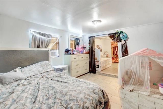 18883 6th, Bloomington, CA 92316