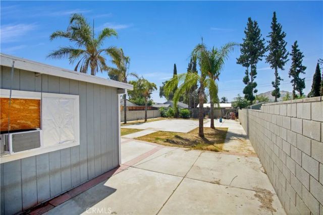 18883 6th, Bloomington, CA 92316