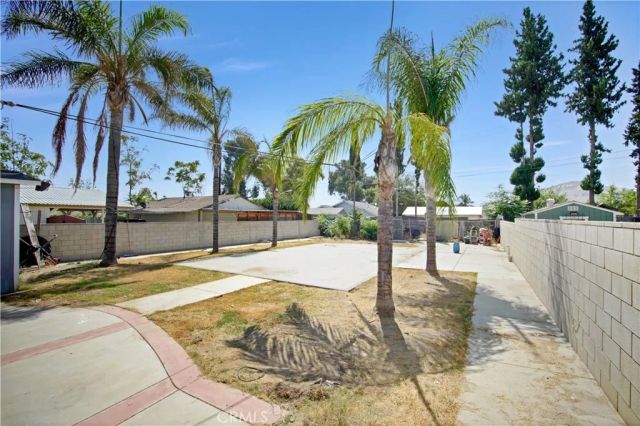 18883 6th, Bloomington, CA 92316