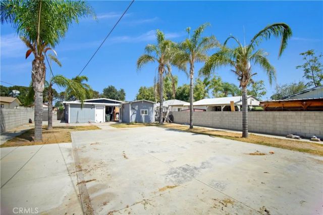 18883 6th, Bloomington, CA 92316