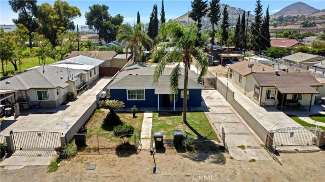 18883 6th, Bloomington, CA 92316