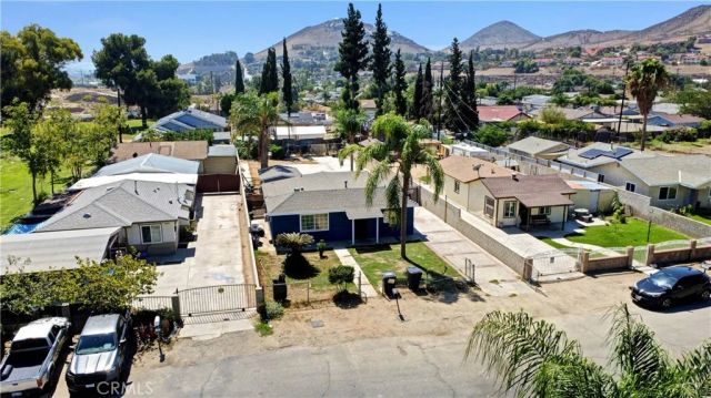 18883 6th, Bloomington, CA 92316
