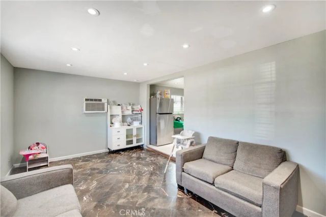 18883 6th, Bloomington, CA 92316