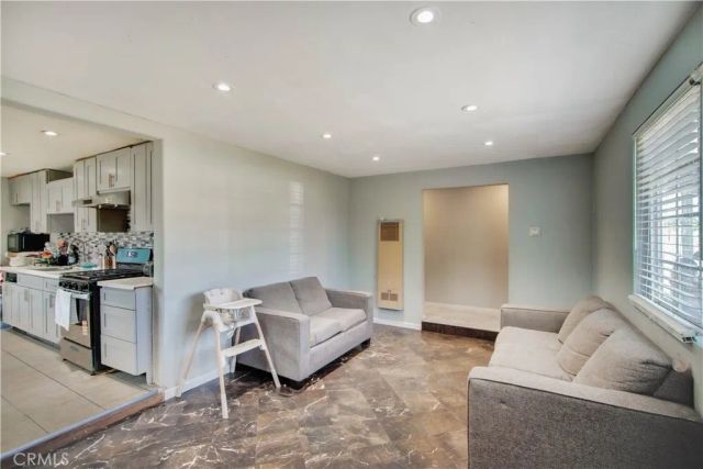 18883 6th, Bloomington, CA 92316