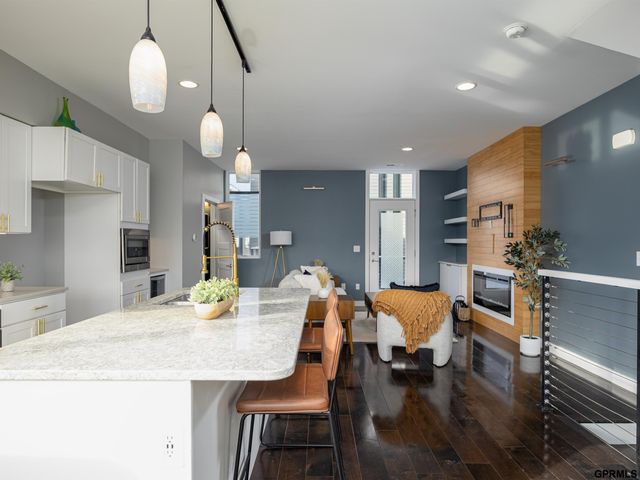 1236 S 10 Street, Omaha, NE 68108