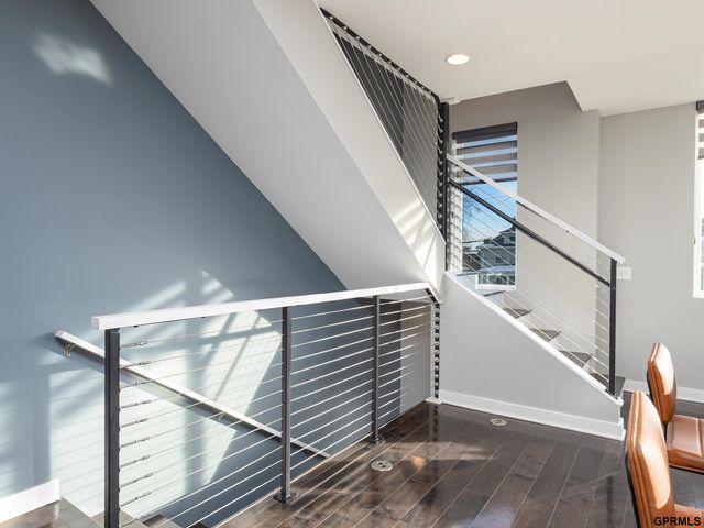 1236 S 10 Street, Omaha, NE 68108