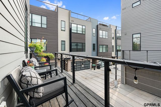 1236 S 10 Street, Omaha, NE 68108