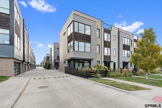 1236 S 10 Street, Omaha, NE 68108