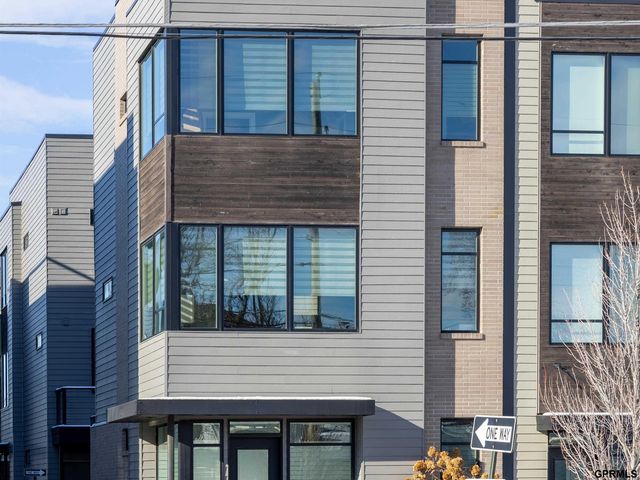 1236 S 10 Street, Omaha, NE 68108