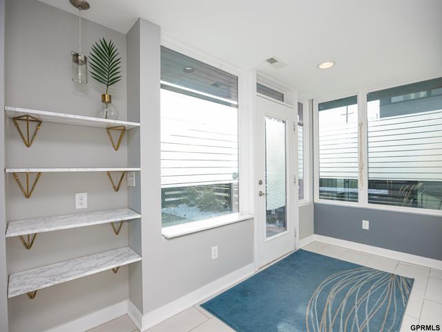 1236 S 10 Street, Omaha, NE 68108