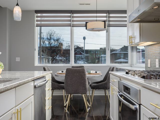 1236 S 10 Street, Omaha, NE 68108