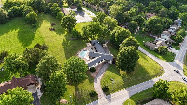 5021 S Farm Road 137, Springfield, MO 65810