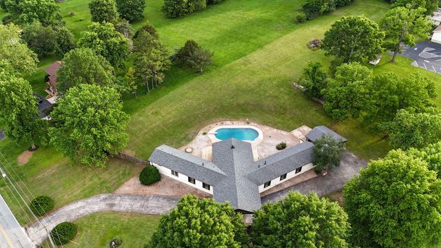 5021 S Farm Road 137, Springfield, MO 65810