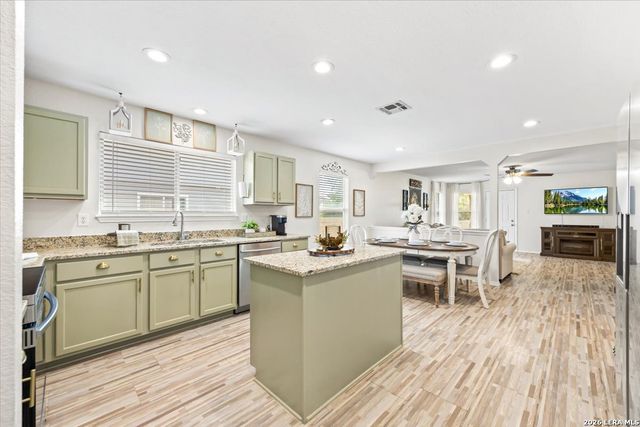 3910 Arrowwood Bnd, San Antonio, TX 78261
