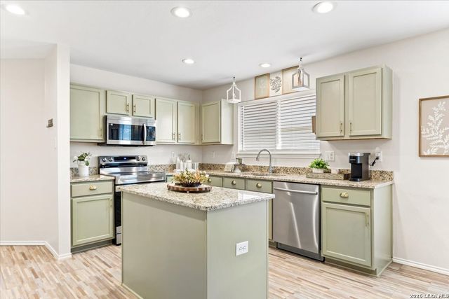 3910 Arrowwood Bnd, San Antonio, TX 78261