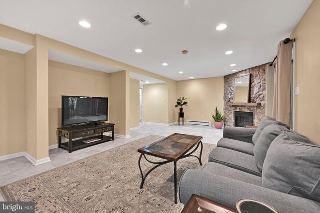 127 FREEDOM VALLEY CIR, Coatesville, PA 19320