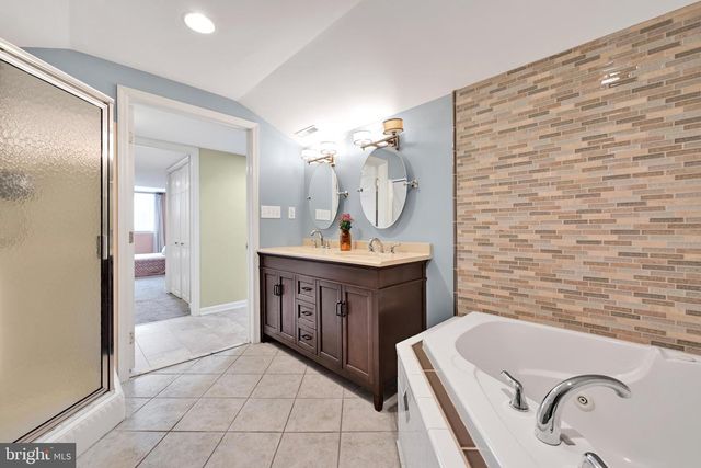 127 FREEDOM VALLEY CIR, Coatesville, PA 19320