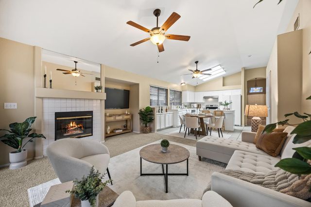 5680 W Parr Avenue, Fresno, CA 93722