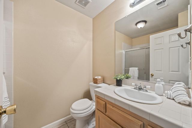 5680 W Parr Avenue, Fresno, CA 93722