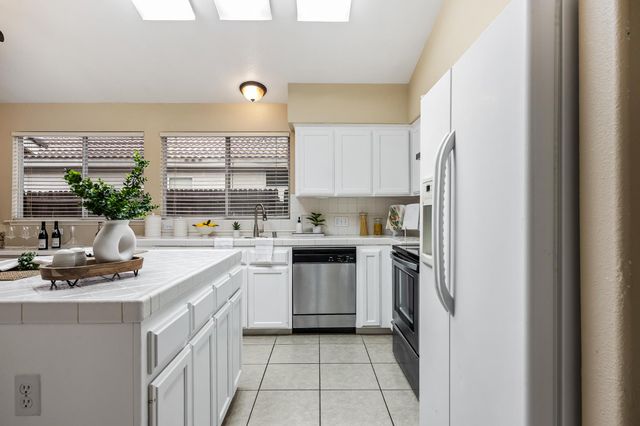 5680 W Parr Avenue, Fresno, CA 93722