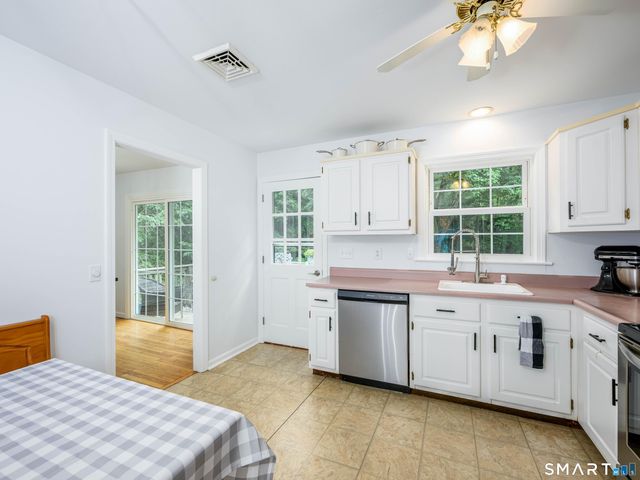 47 Valley Shore Drive, Guilford, CT 06437