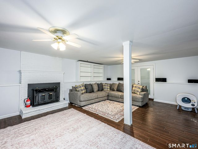 47 Valley Shore Drive, Guilford, CT 06437
