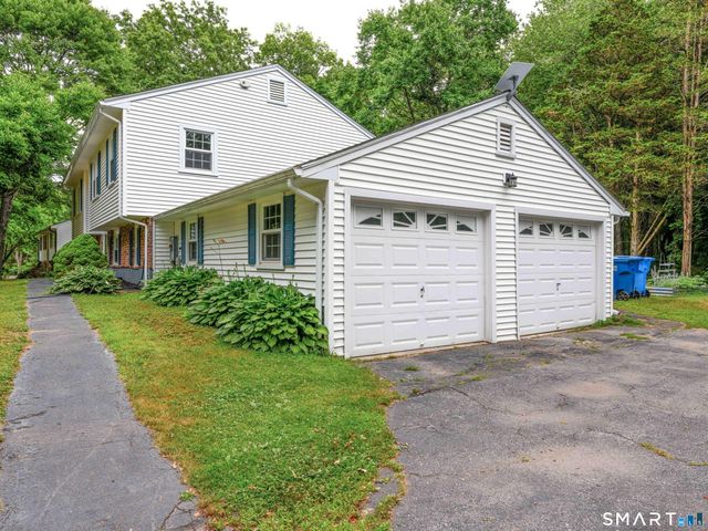 47 Valley Shore Drive, Guilford, CT 06437