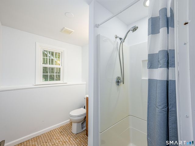 47 Valley Shore Drive, Guilford, CT 06437